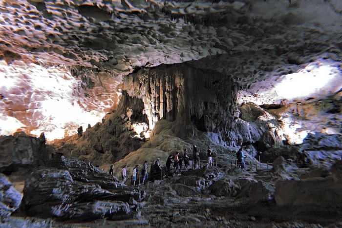Grotte Sung Sot – la plus grande grotte de la baie d’Ha Long