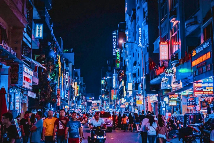 La vie nocturne de Saigon à Bui Vien