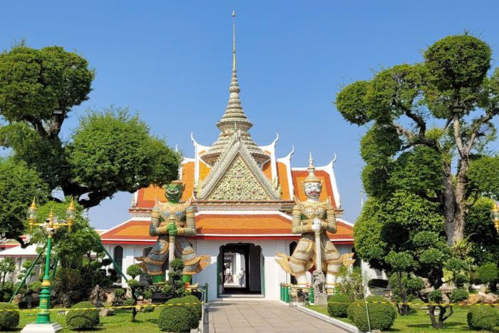Bangkok : temples majestueux, march&eacute;s vibrants et &eacute;nergie urbaine 