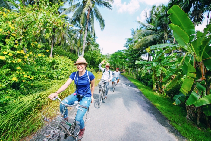 Balade à vélo dans les cocoteraies de Ben Tre