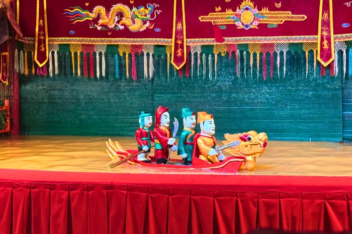 Art traditionnel au Golden Dragon Water Puppet Theater