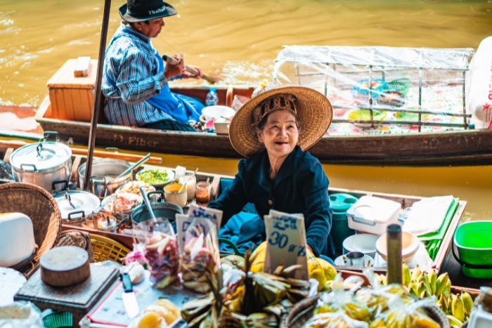 Marché flottant de Damnoen Saduak : une spécialité thaïlandaise