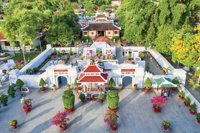 Le mausolée de Thoai Ngoc Hau vu d’en haut