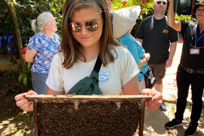 Visite d’une ferme apicole sur Con Lan