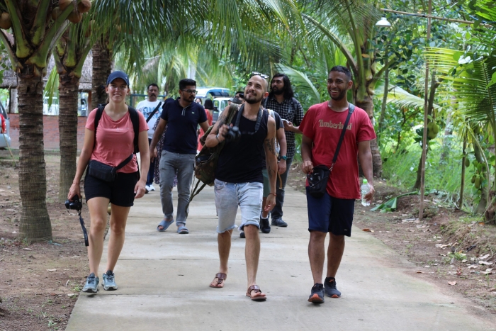Marcher à pied, un transport local Ben Tre pour découvrir l’authenticité