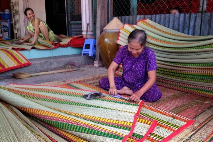 Village du tissage de nattes de Nhon Thanh - une étape incontournable lors de votre voyage à Ben Tre
