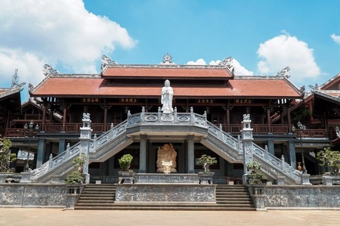 Que visiter en 2 jours à Ma Thuot ? Pagode de Khai Doan