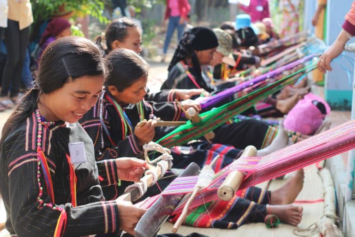 Le village de Chau Giang préserve et conserve le tissage traditionnel du brocart