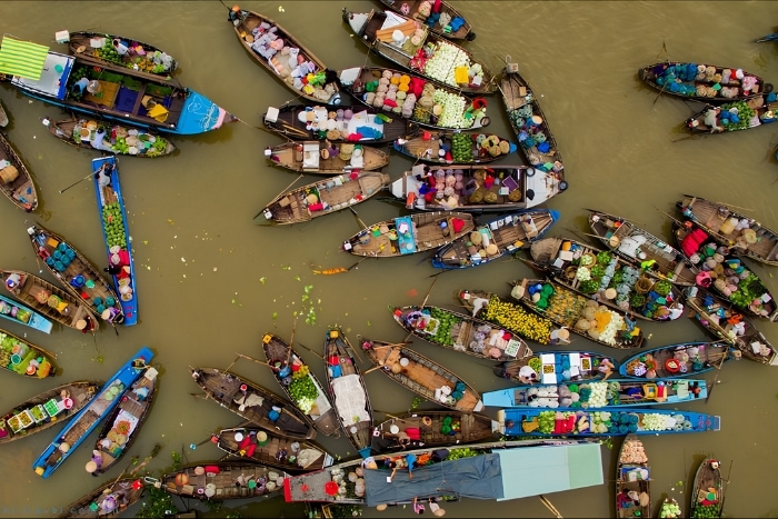 March&eacute; flottant de C&aacute;i Răng