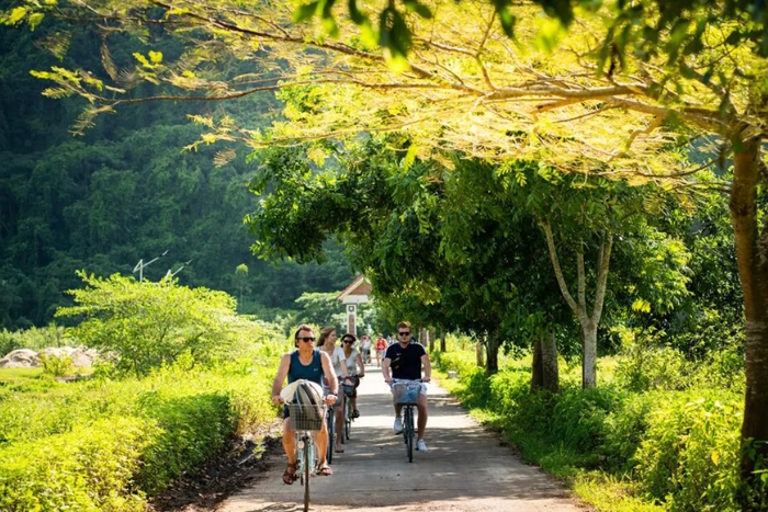 Exploration du village de Viet Hai à vélo