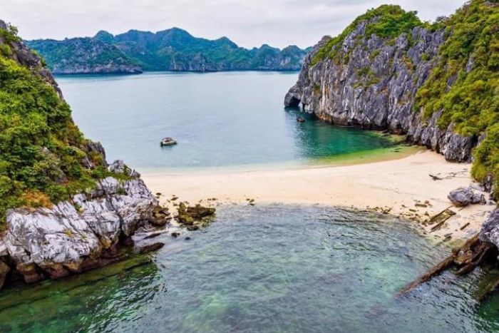 Cat Ba attire les touristes en mars et avril