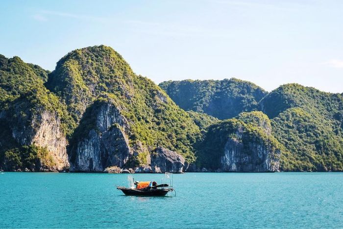 Découvrez des expériences passionnantes à Cat Ba avec Autour Asia