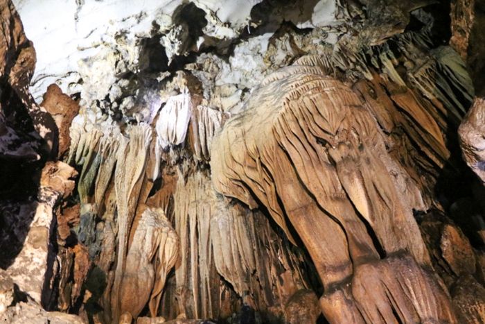 Grotte de Trung Trang à Cat Ba