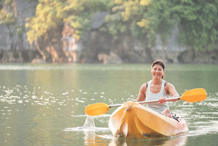 Kayak dans la baie de Lan Ha