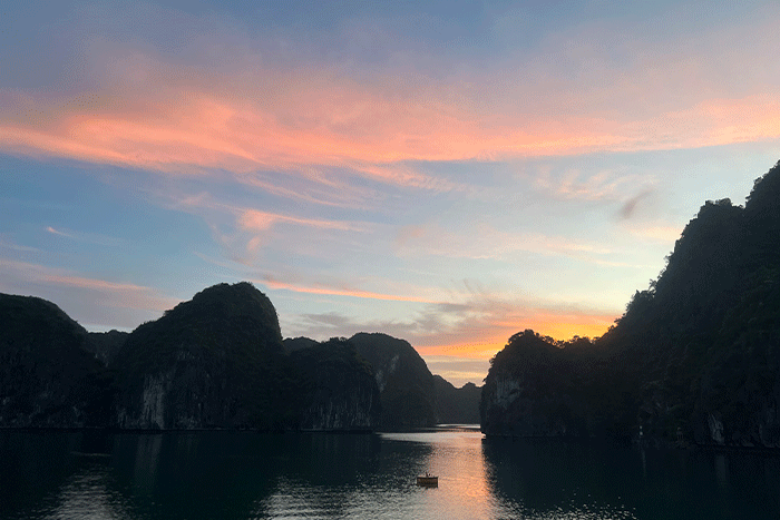 Coucher de soleil dans la baie de Lan Ha