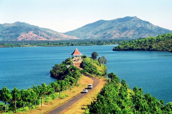 Matin calme au bord du lac T’Nưng, Pleiku