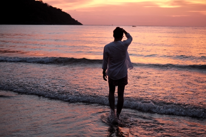 Coucher de soleil doré sur la plage d’An Hai, Con Dao