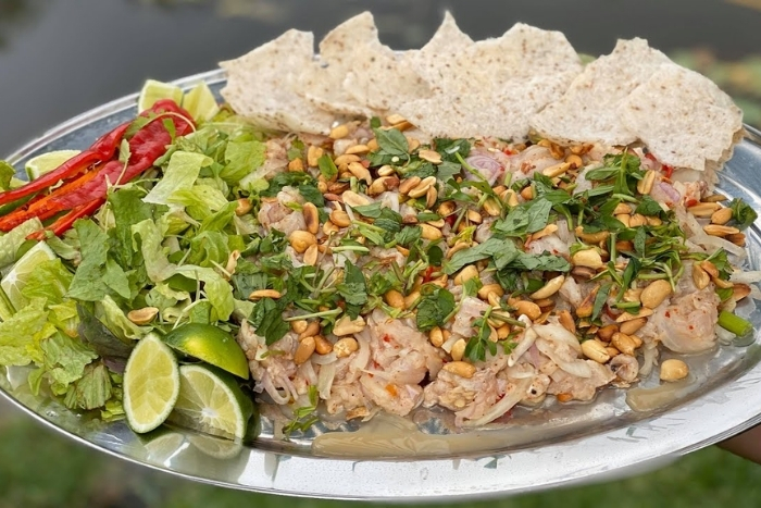 Que manger à Con Dao? Salade de requin marinée