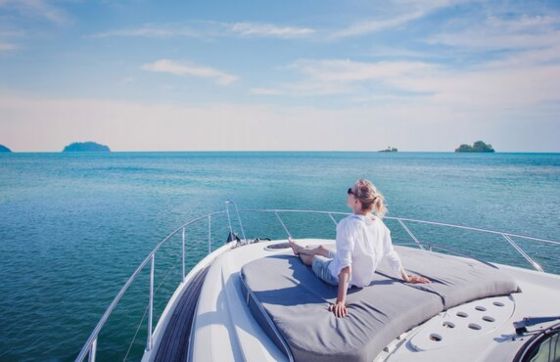 Déplacement De Saigon à Lîle De Con Dao En Navire à Grande Vitesse