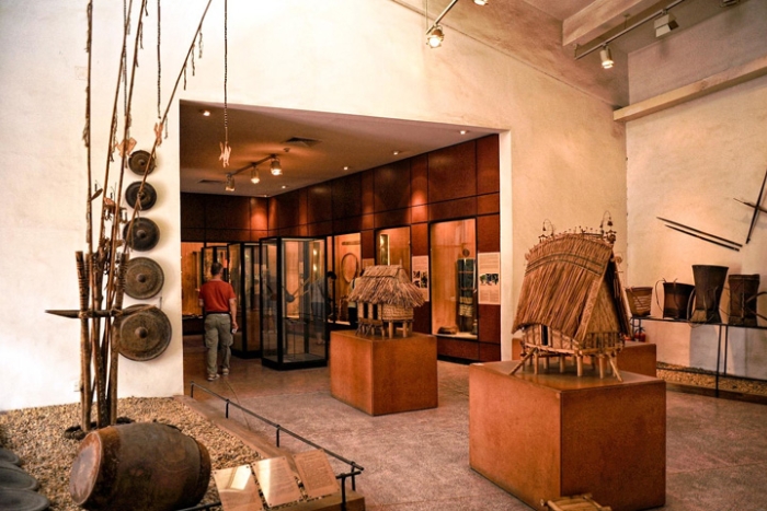 À l'intérieur du Musée d'ethnologie du Vietnam