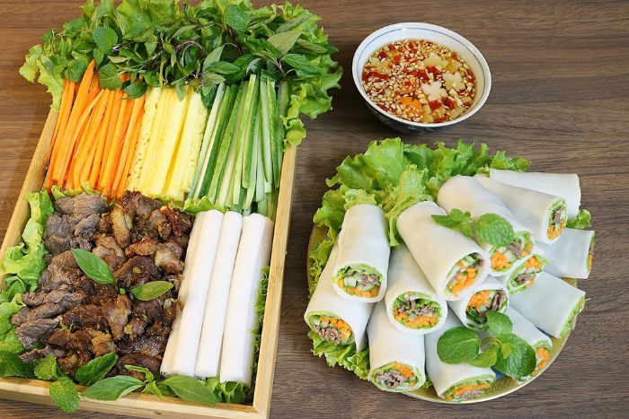 Pr&eacute;parer les sp&eacute;cialit&eacute;s embl&eacute;matiques lors d&rsquo;un cours de cuisine &agrave; Hanoi 1 jour