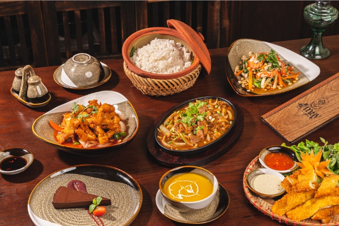 Un repas traditionnel vietnamien séduit toujours les voyageurs