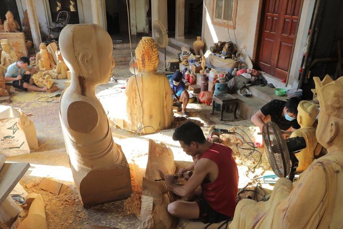 Les sculptures sur bois de Son Dong