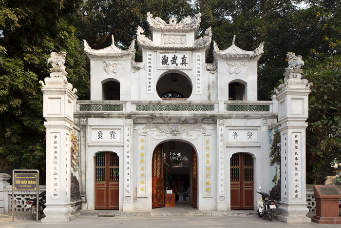 Visiter le temple Quan Thanh lors de votre itinéraire de 3 jours à Hanoi