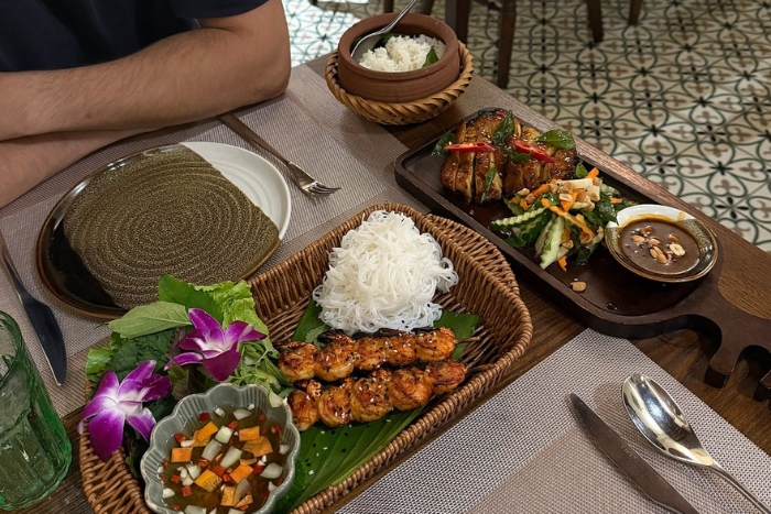 Dégustation de la gastronomie de Hanoï dans un restaurant local