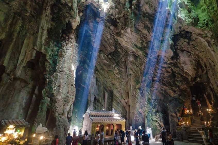 Lorsque vous venez à Da Nang, n'oubliez pas de visiter la grotte d’Am Phu