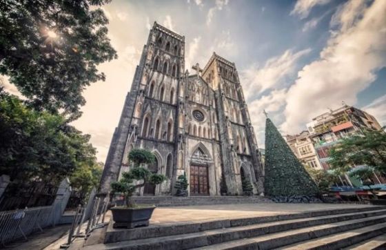 Cathédrale Saint-Joseph De Hanoi - Symbole Gothique Au Vietnam
