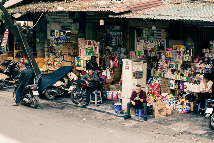 La vie dans le vieux quartier de Hanoï.