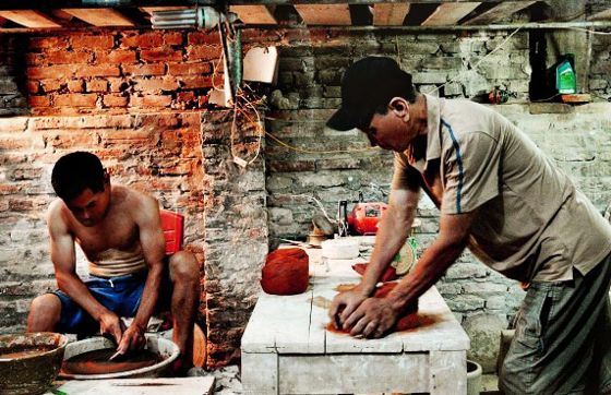 Explorer Le Village De Céramique De Bat Trang à Hanoï : Un Artisanat Emblématique Du Vietnam