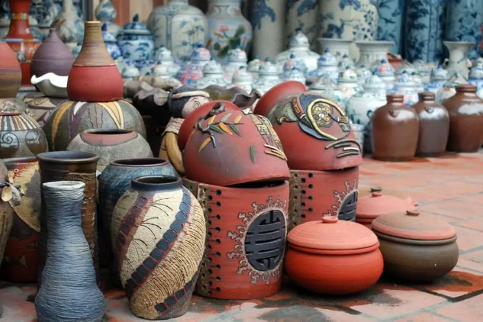 Les produits céramiques du marché de Bat Trang