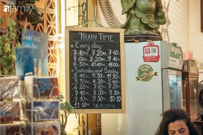 Vous pouvez également consulter l’horaire train Hanoi dans les cafés locaux.