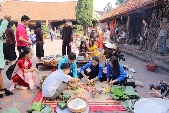 et participer au programme « Tết Làng Việt » avec des activités culturelles spéciales