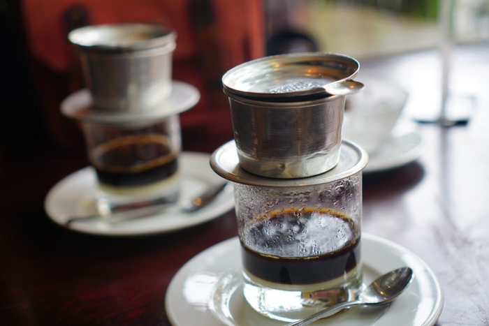 Le café vietnamien au goutte-à-goutte