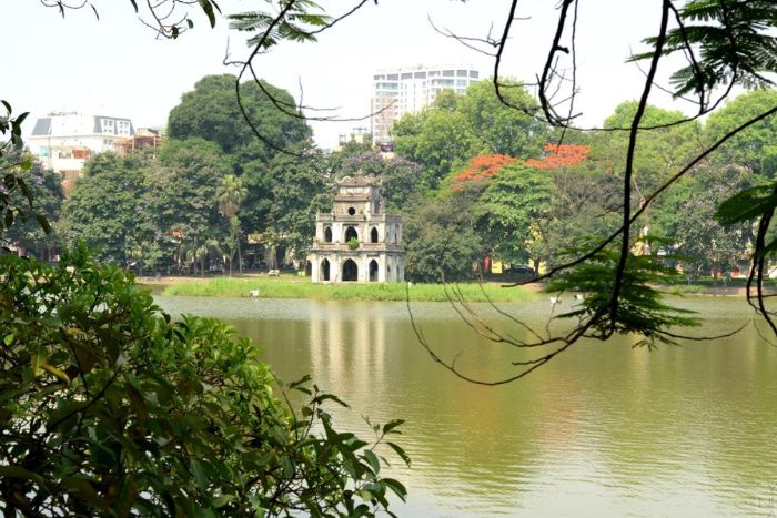 Le lac Hoan Kiem est un havre de paix au cœur animé de Hanoï