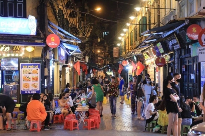 Food tour dans la rue Tong Duy Tan