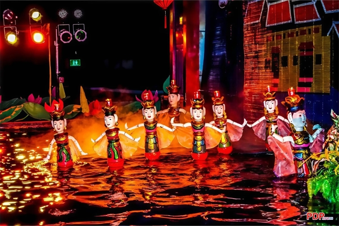 Spectacle de marionnettes sur l’eau