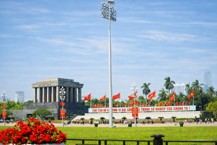 Un moment solennel au Mausolée du Président Ho Chi Minh