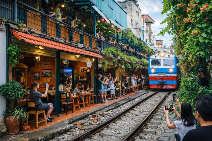 La rue du train, une expérience insolite à découvrir en 3 jours à Hanoi