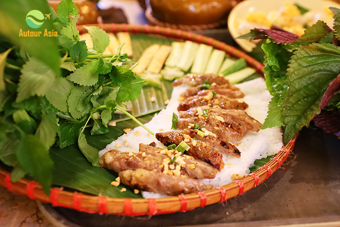 Nem Nướng Nha Trang (rouleaux de porc grillés)