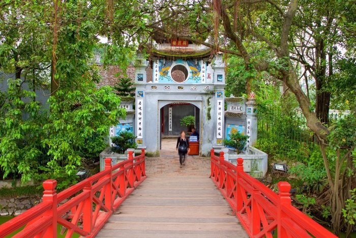 Le temple Ngoc Son, l'un des principaux sites du lac Hoan Kiem