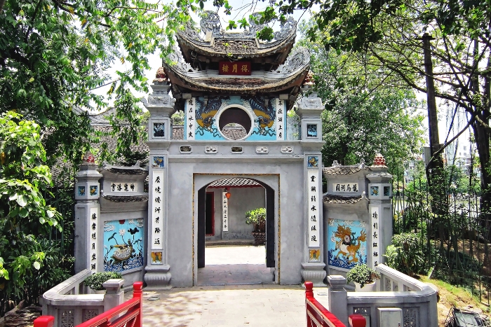 Porte du temple Ngoc Son - Dac Nguyet Lau 