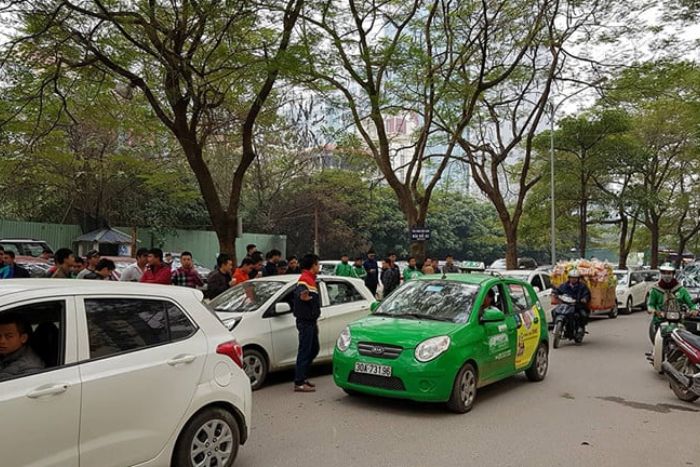 Il est facile pour déplacer à Hanoï par des taxis