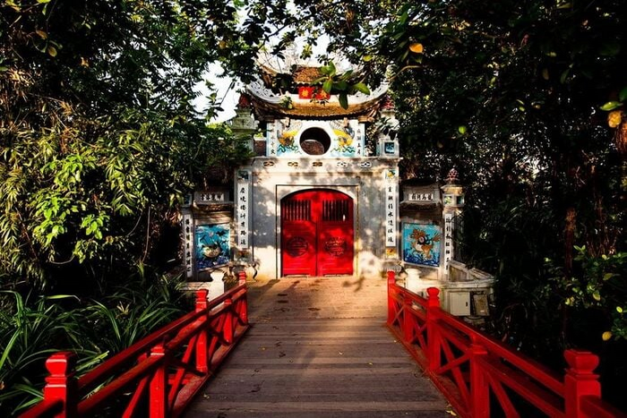 Temple Ngoc Son 