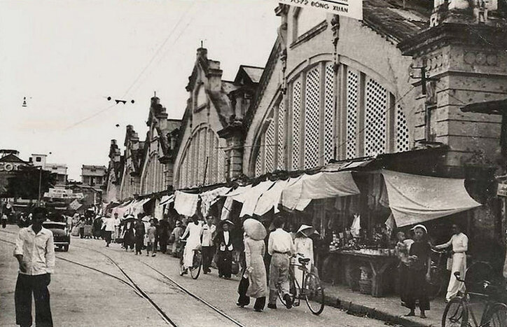 Marché de Dong Xuan dans passé