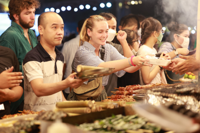 Pensez à prévoir de l’argent liquide pour découvrir facilement la street food à Hué et Hoi An