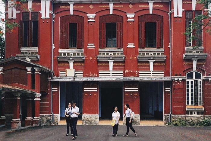 Le lycée d’élite Quốc Học Huế